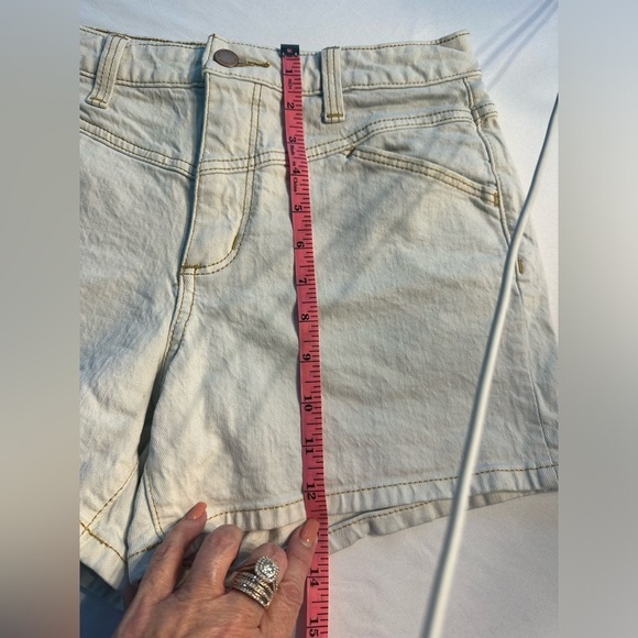 Universal Thread Vintage Midi Denim Shirts Cream w/Tan Thread Accents Size 2 - Picture 2 of 12